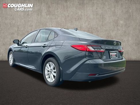 Used 2025 Toyota Camry LE AWD/4WD image 9