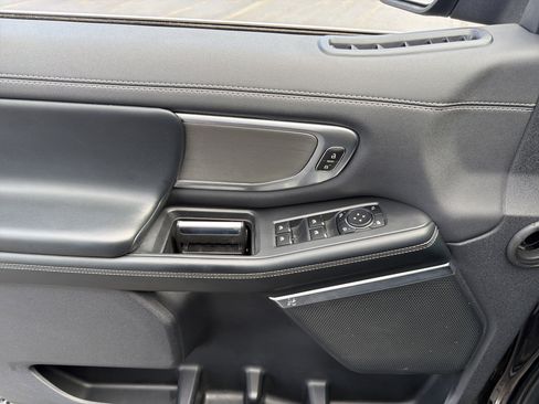 Used 2025 Ford Expedition Max Platinum AWD/4WD image 24