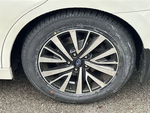 Used 2019 Subaru Legacy 2.5i Premium image 5