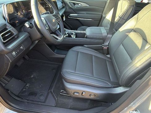 New 2026 Chevrolet Traverse LT image 13
