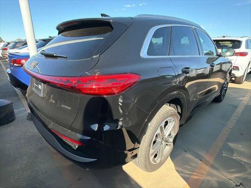 Certified 2025 Audi Q5 Premium w/ Convenience Package AWD/4WD image 4