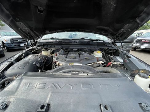 Used 2015 RAM 2500 Tradesman w/ Chrome Appearance Group AWD/4WD image 12