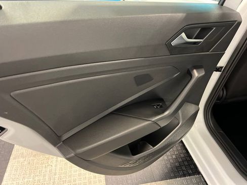 Certified 2025 Volkswagen Jetta Sport image 17