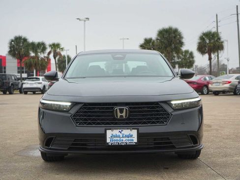 Used 2025 Honda Accord SE image 6