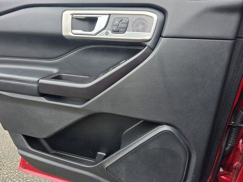 Used 2020 Ford Explorer Limited image 31