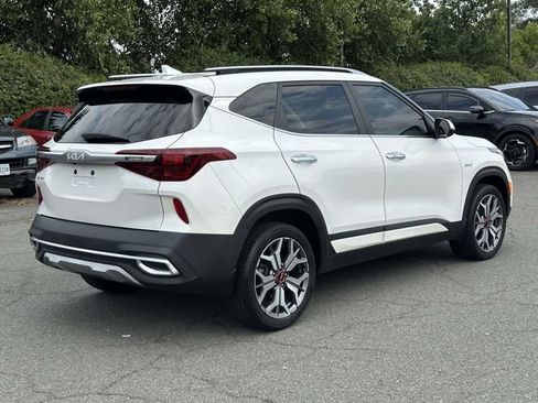 Used 2023 Kia Seltos SX w/ SX Sunroof Package AWD/4WD image 2