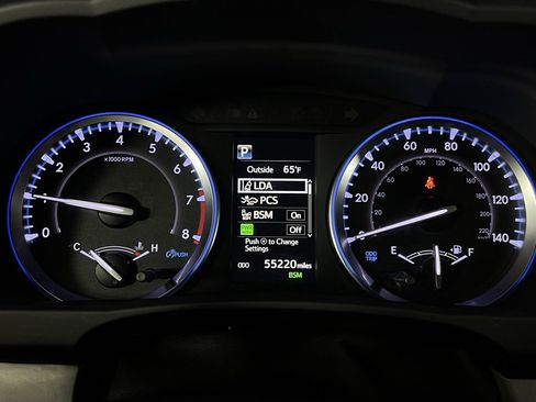 Used 2019 Toyota Highlander XLE image 16