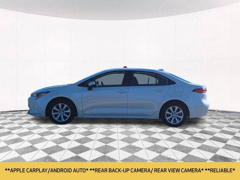 Used 2020 Toyota Corolla LE image 2