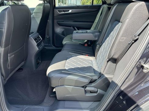 Used 2024 Volkswagen Atlas Cross Sport SEL Premium R-Line AWD/4WD image 12