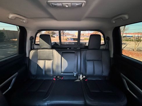 Used 2018 Nissan Titan SL image 31