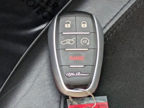 Used 2018 Alfa Romeo Giulia Quadrifoglio w/ Driver Assist Dynamic Package image 24