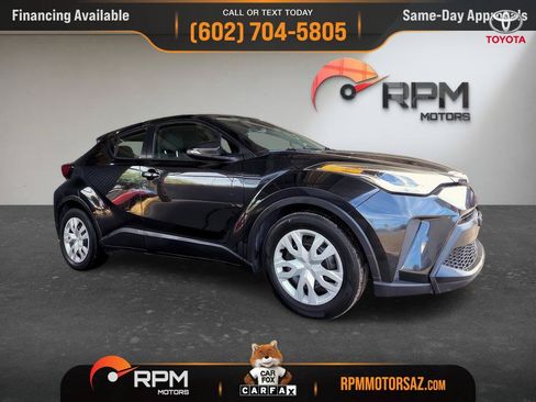 Used 2020 Toyota C-HR LE FWD image 25