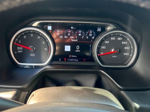 Used 2021 Chevrolet Suburban Premier w/ Premium Package AWD/4WD image 32