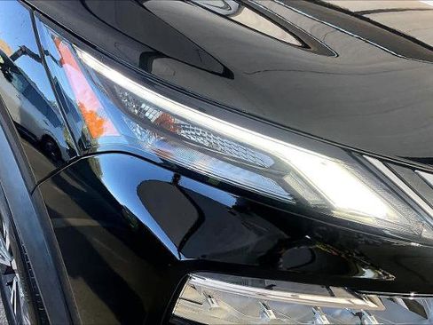 Certified 2021 Nissan Rogue SV image 26