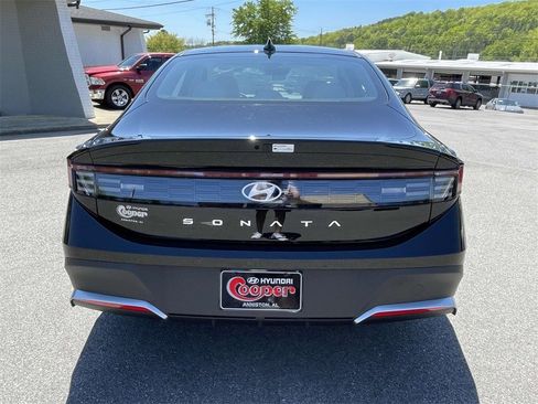 New 2025 Hyundai Sonata SE image 3