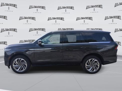 New 2026 Lincoln Navigator Reserve AWD/4WD image 2