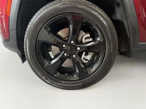 Used 2022 Jeep Grand Cherokee L Laredo RWD image 30