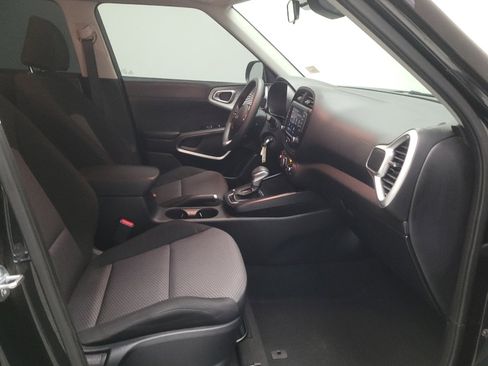 Used 2023 Kia Soul LX w/ LX Technology Package FWD image 21