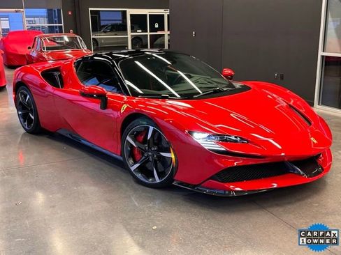 Used 2023 Ferrari SF90 Spider image 9
