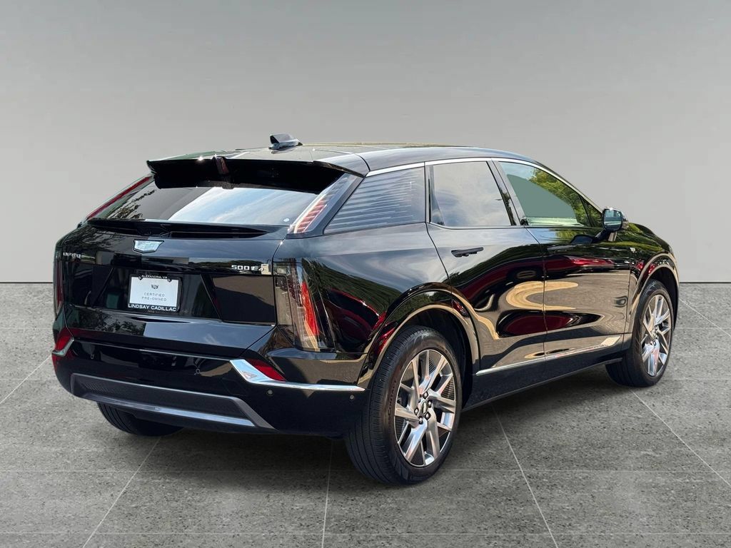 Used 2025 Cadillac Optiq Luxury 2 w/ LPO, Floor Liner Package AWD/4WD image 11
