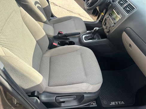 Used 2014 Volkswagen Jetta S image 19
