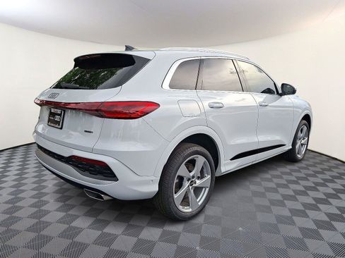 Used 2025 Audi Q5 Premium Plus w/ Premium Plus AWD/4WD image 4