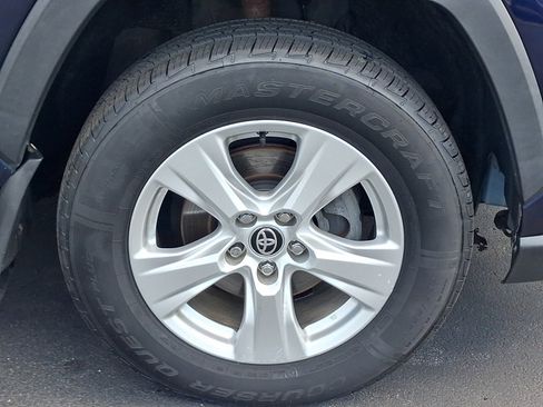 Used 2020 Toyota RAV4 XLE w/ Convenience Package AWD/4WD image 8
