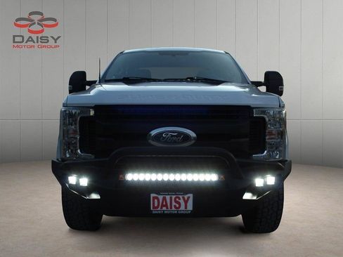 Used 2019 Ford F250 XL w/ XL Value Package AWD/4WD image 3