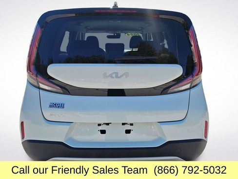 Used 2024 Kia Soul LX w/ Option Group 015 FWD image 5