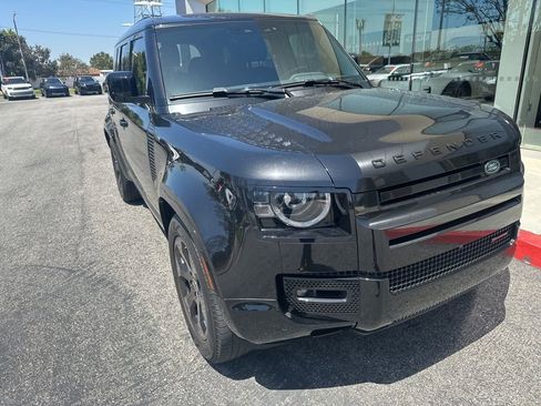 Used 2023 Land Rover Defender 110 X-Dynamic SE AWD/4WD image 10
