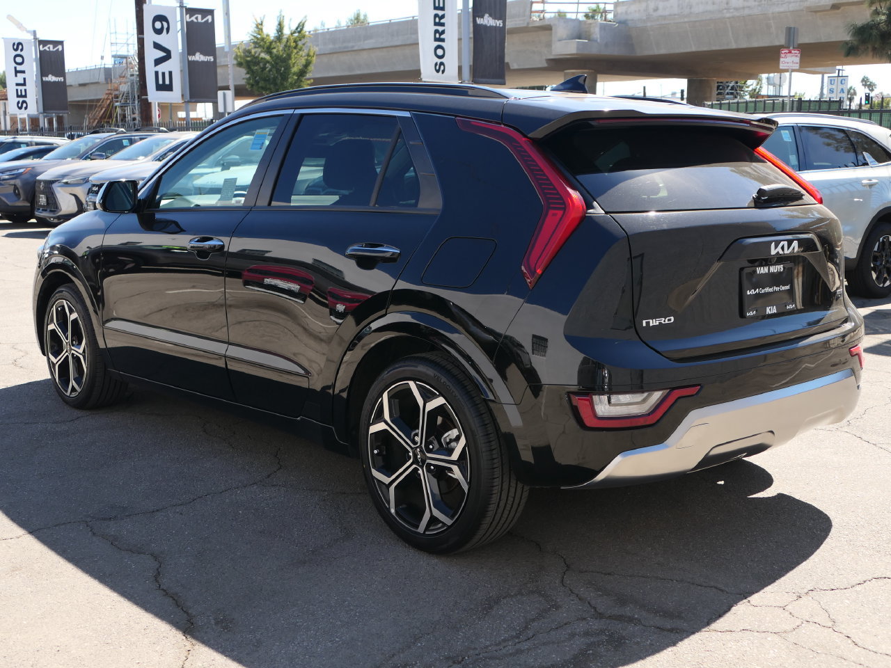 Certified 2023 Kia Niro SX Touring FWD image 6
