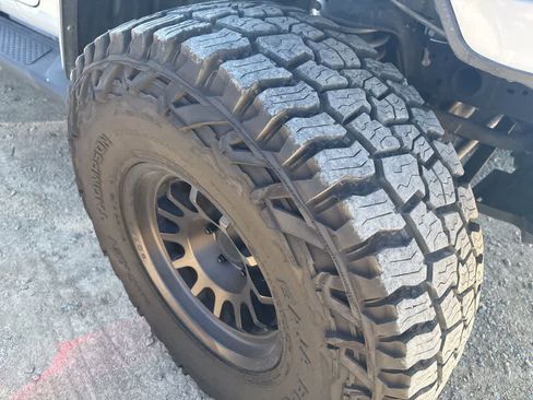 Certified 2021 Jeep Gladiator Overland AWD/4WD image 6