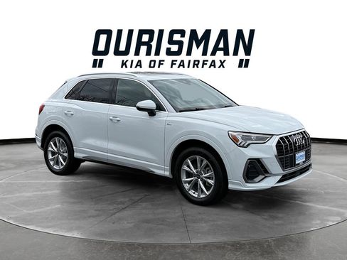 Used 2024 Audi Q3 2.0T Premium image 1