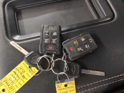 Used 2019 Chevrolet Suburban LT AWD/4WD image 28