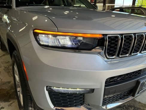 Used 2023 Jeep Grand Cherokee L Limited w/ Trailer Tow Group (B) AWD/4WD image 28