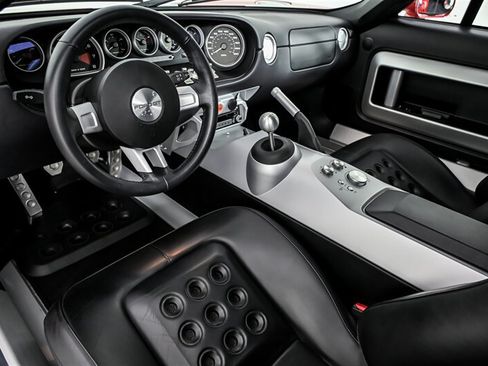 Used 2005 Ford GT RWD image 35