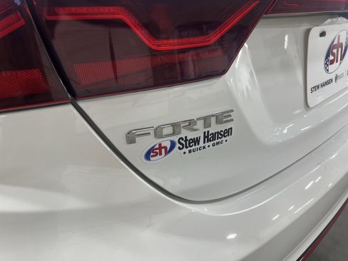 Used 2021 Kia Forte GT-Line image 31