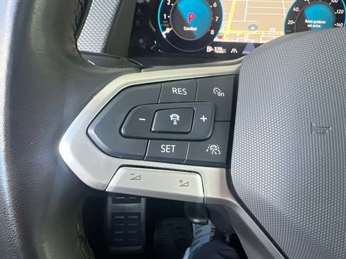 Used 2025 Volkswagen Atlas Cross Sport SEL R-Line AWD/4WD image 61