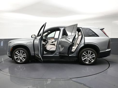 Used 2026 Cadillac Vistiq Luxury AWD/4WD image 35