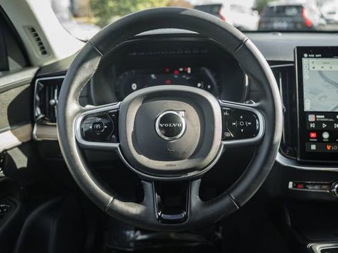 Used 2025 Volvo XC90 B6 Plus image 27