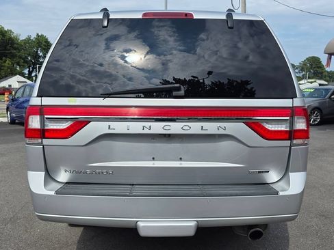 Used 2015 Lincoln Navigator 2WD image 6