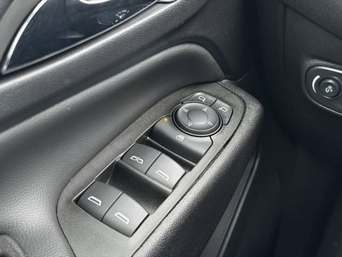 Certified 2023 Chevrolet Equinox LT w/ Driver Convenience Package image 31