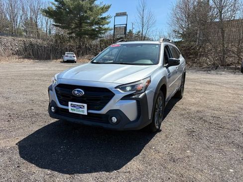 Used 2023 Subaru Outback Onyx Edition image 4
