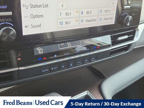 Used 2023 Toyota Sienna LE image 16