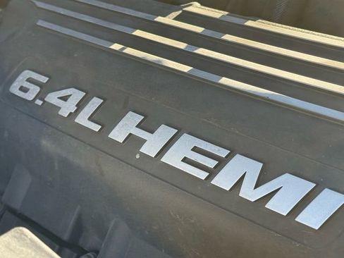 Used 2016 Jeep Grand Cherokee SRT image 13