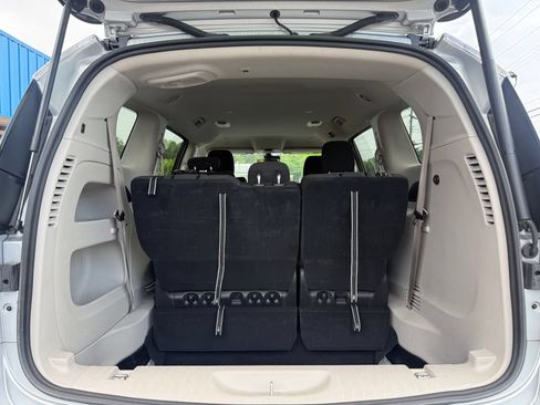 Used 2023 Chrysler Voyager LX FWD image 19