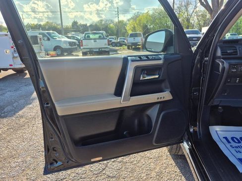 Used 2016 Toyota 4Runner Limited image 18