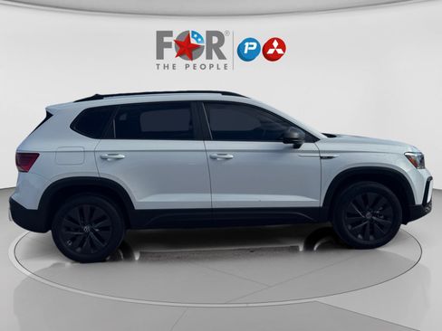 Used 2022 Volkswagen Taos S image 6