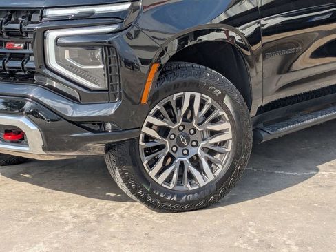 Used 2025 Chevrolet Suburban Z71 AWD/4WD image 32