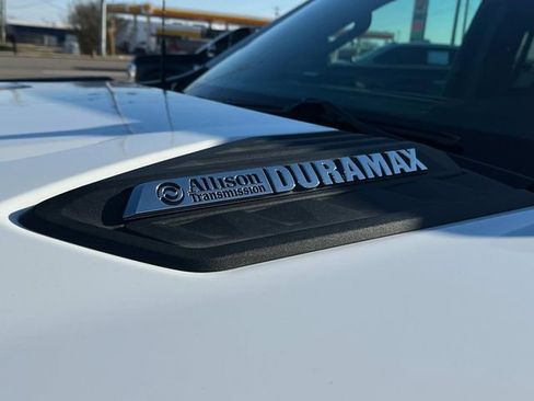 Used 2024 Chevrolet Silverado 3500 LT image 12